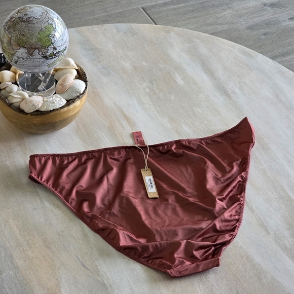2pcs SKIMS Stretch Satin Bikini Berry 4X NWT - Picture 11 of 14